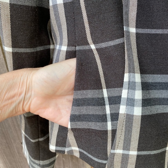 π³ HOST PICK! π² Black and Off-White Plaid Blazer - Picture 6 of 10